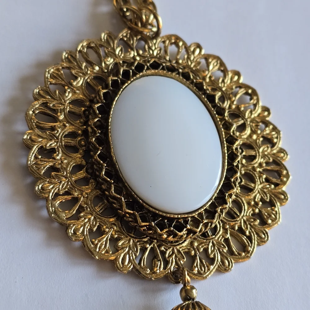 Big! Vintage necklace white glass cabochon tassel gold tone